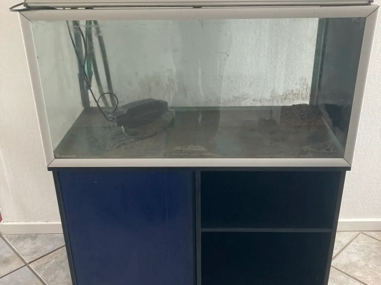 Billede 1 - 250+325 L akvastabil
