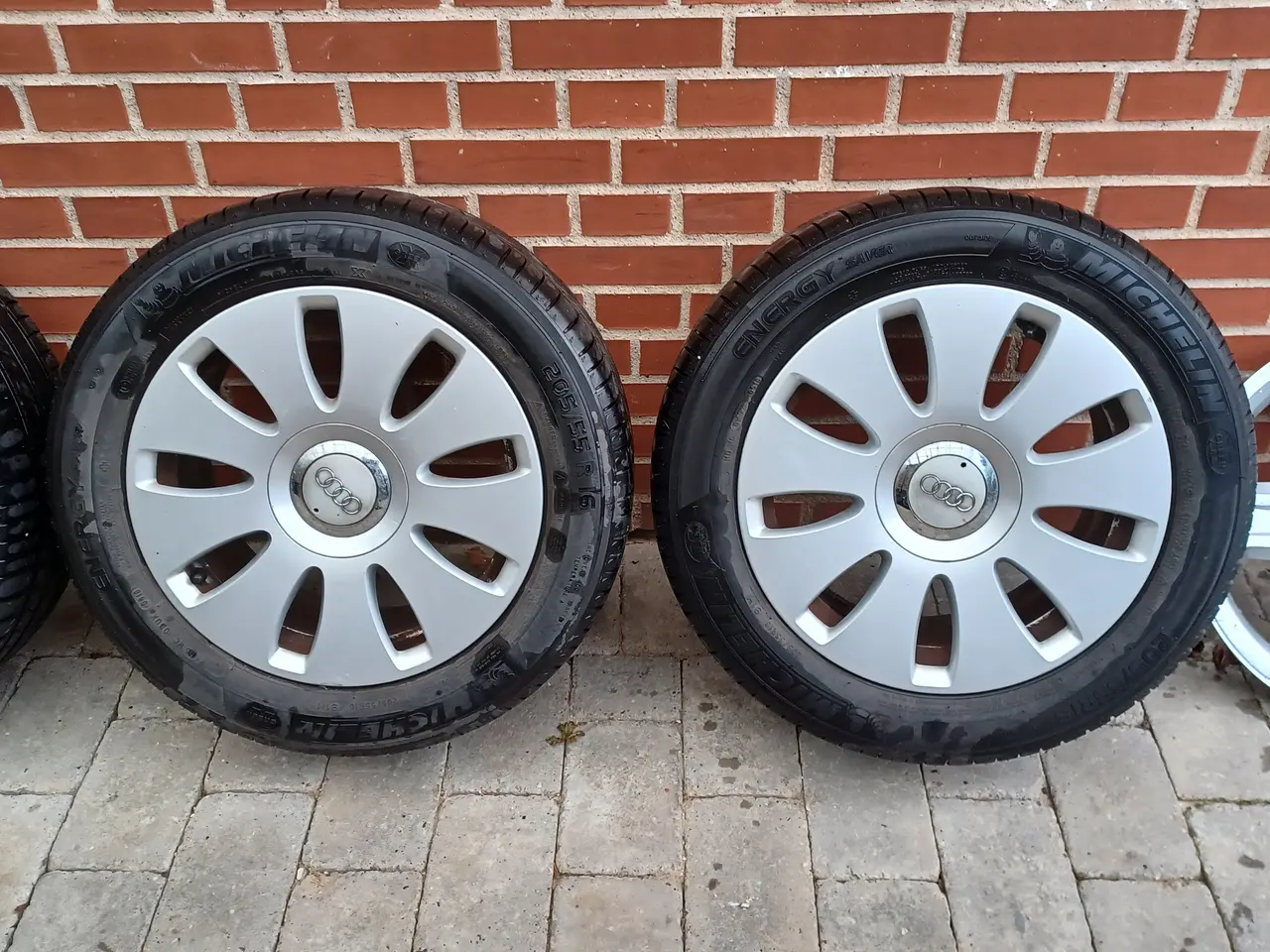 Billede 1 - Skoda, Seat alufælge med sommerdæk.