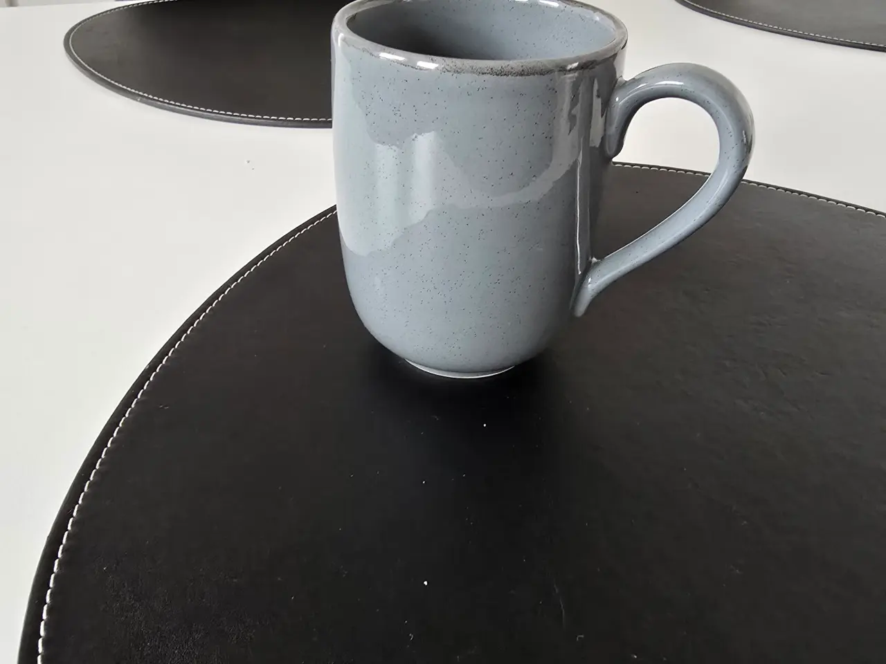 Billede 2 - Talerkner og skåle samt krus.