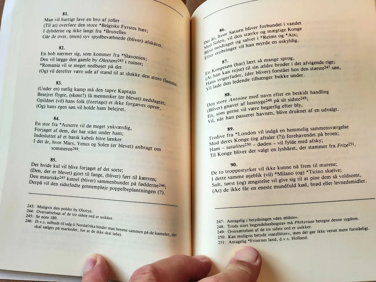 Billede 4 - Nostradamus' samlede profetier, ved Palle Spore