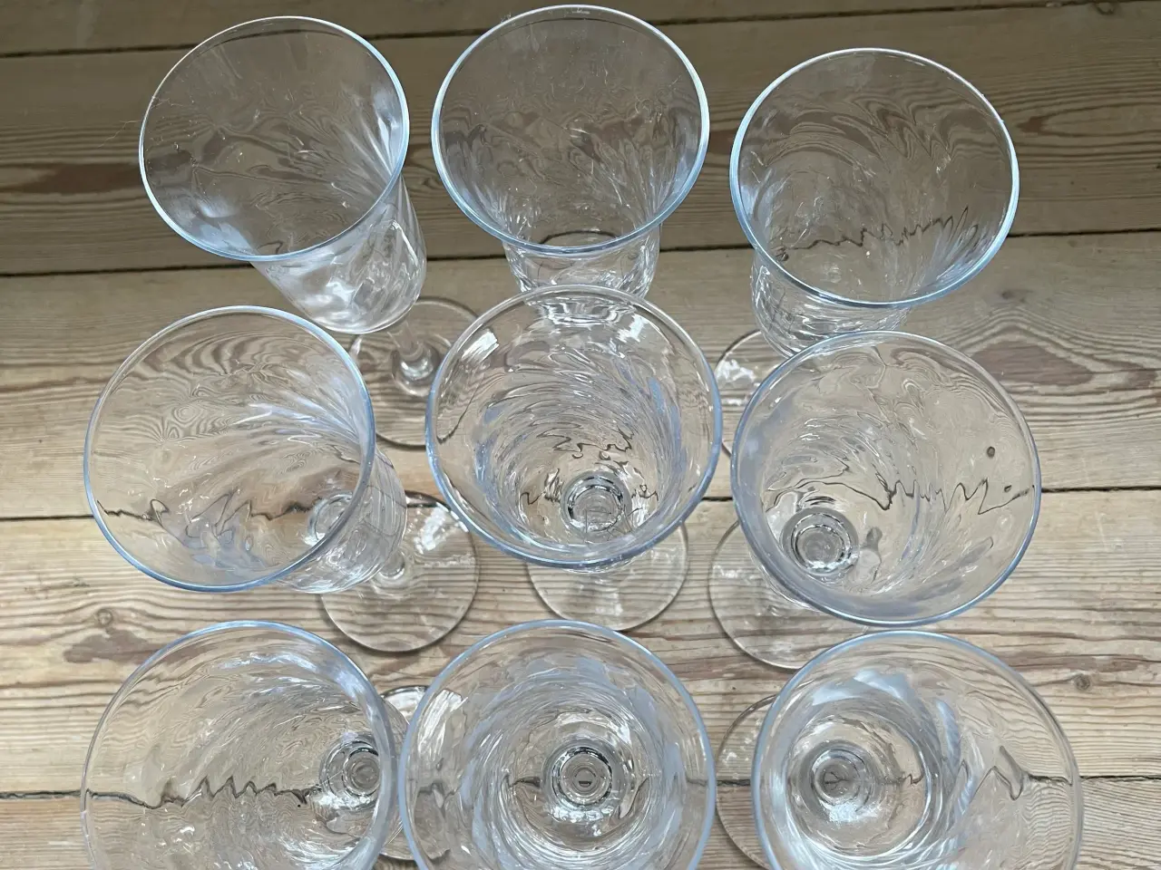Billede 4 - Smukke champagneglas med skrå optiske striber