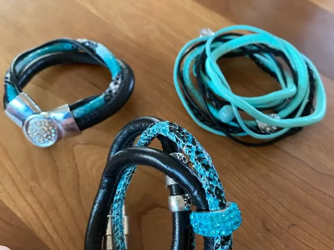 Billede 4 - Fede blå armbånd