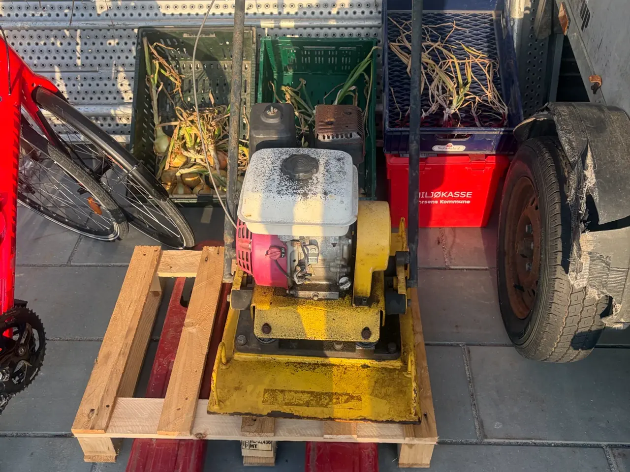 Billede 1 - Pladevibrator med Honda motor