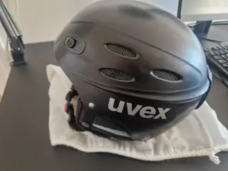 Uvex skihjelm
