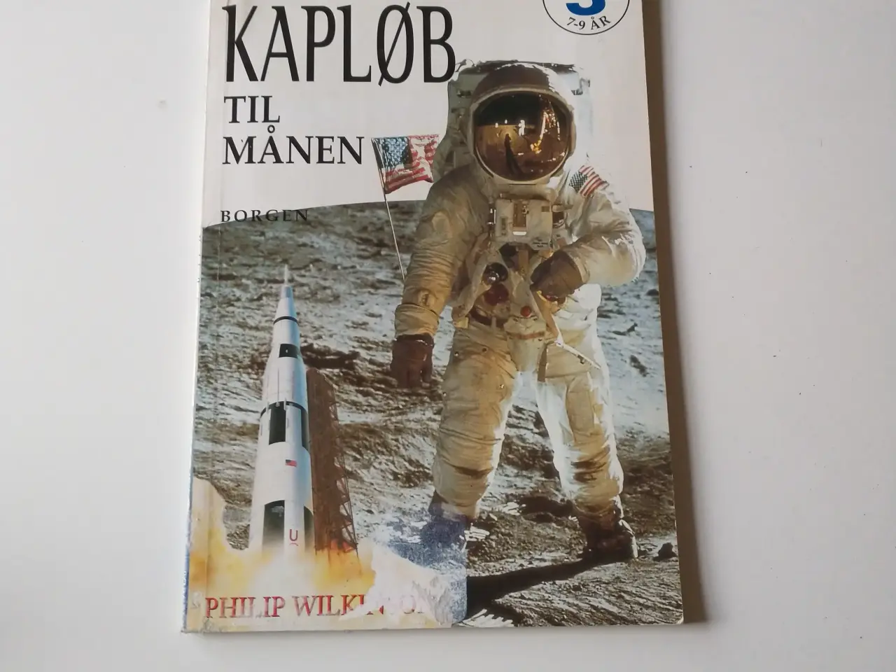 Billede 1 - Kapløb til månen. Af Philip Wilkinson