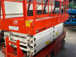 Saxlift Snorkel S2646E personlift