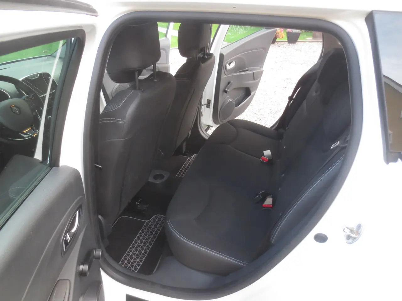 Billede 14 - Fin Renault Ny Clio 1.2 i År 14. Synet 4/26.
