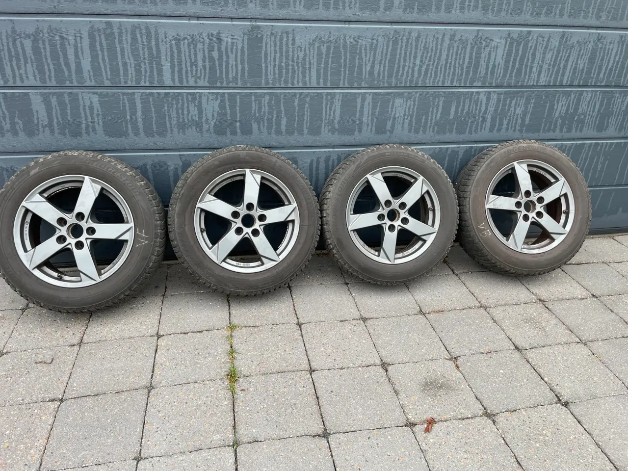 Billede 1 - Vinterdæk på alufælge -  205/60 R 60