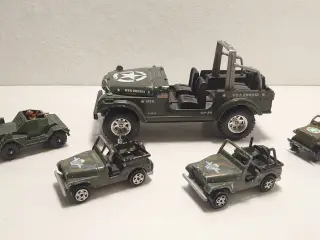 5stk militærkøretøjer i metal.Corgi, Majorette mm.