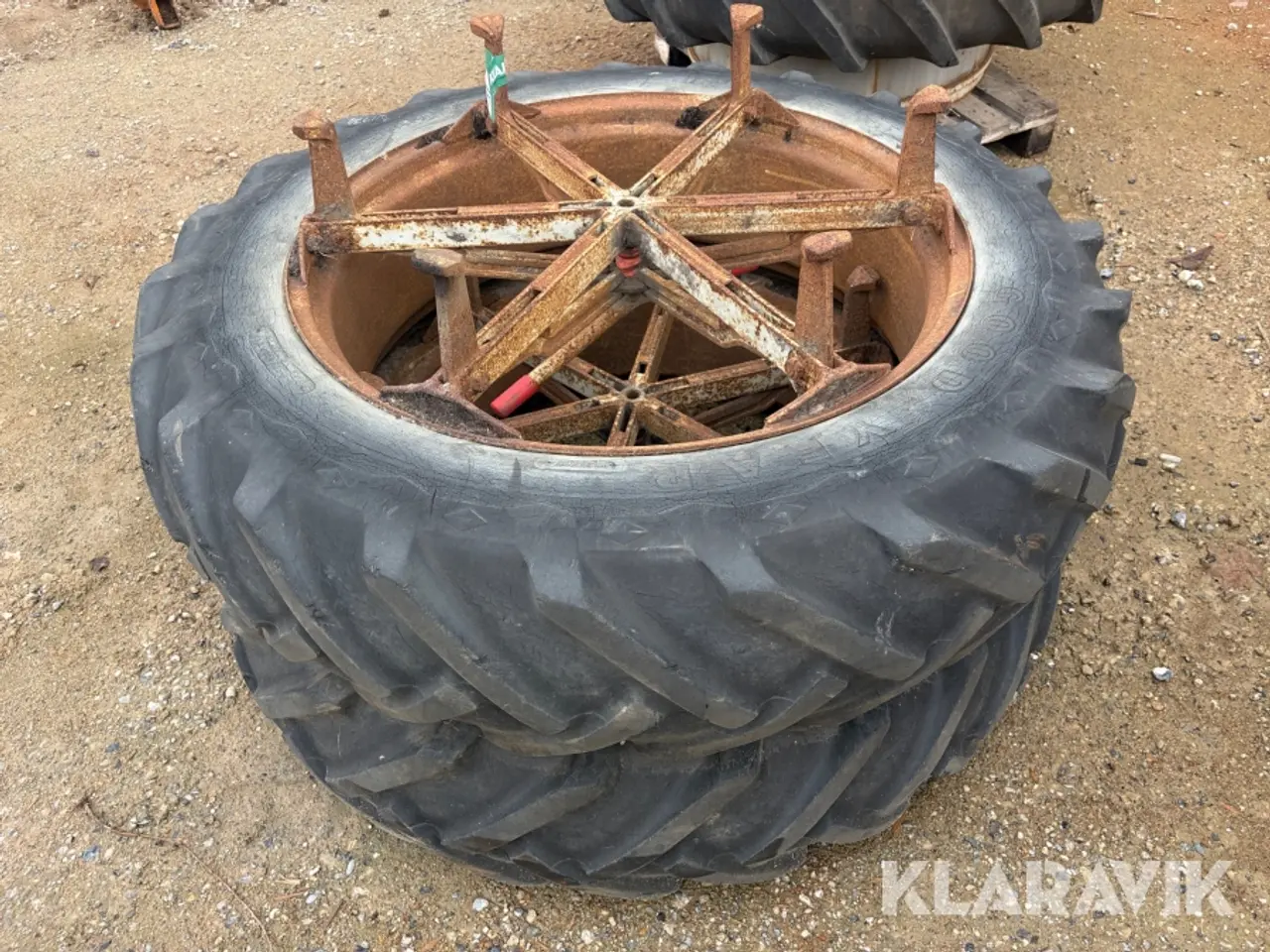 Billede 4 - Tvillinghjul Goodyear 13.6/12-38 2 Styk