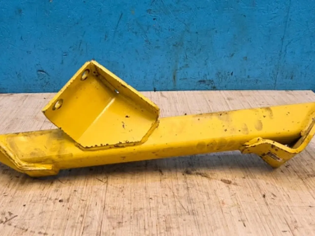Billede 4 - New Holland TF78 Trækbeslag 84002996