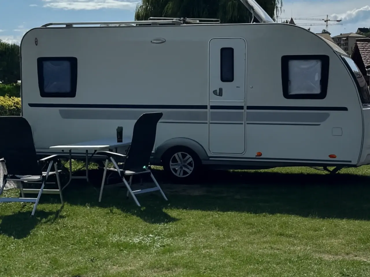 Billede 4 - •	“Udlejes: Adria Adora campingvogn – klar til som