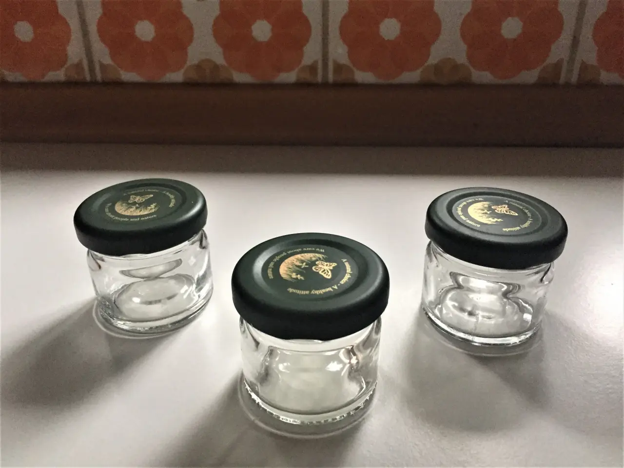 Billede 3 - 80 + 10 små opbevaringsglas m/skruelåg m.m.