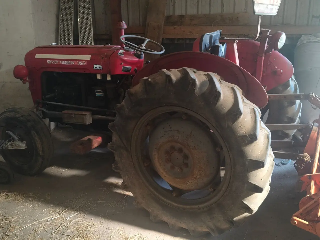 Billede 1 - Massey Ferguson 35 X med førerhus (Sælges momsfri)