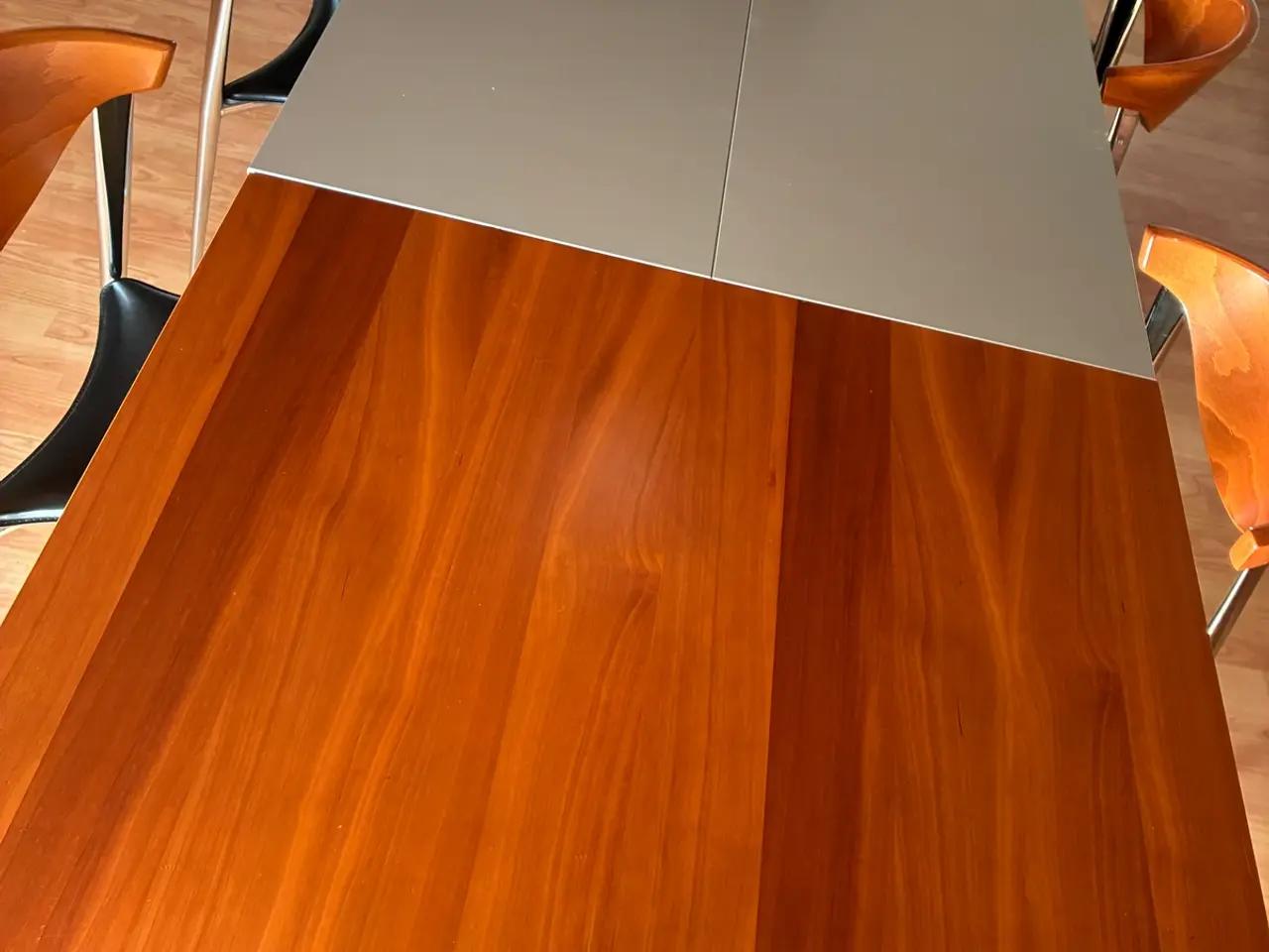 Billede 7 - BoConcept spisebord inkl stole
