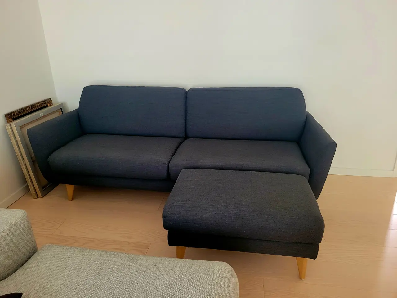 Billede 2 - Mørkegrå sofa