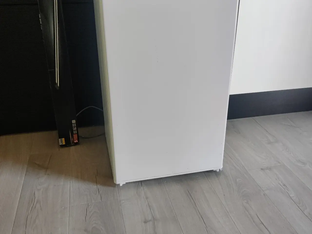 Billede 1 - Wasco skabsfryser 70 l kun 1 år gammel