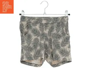 Beige shorts med bladprint fra Name It (str. 128)
