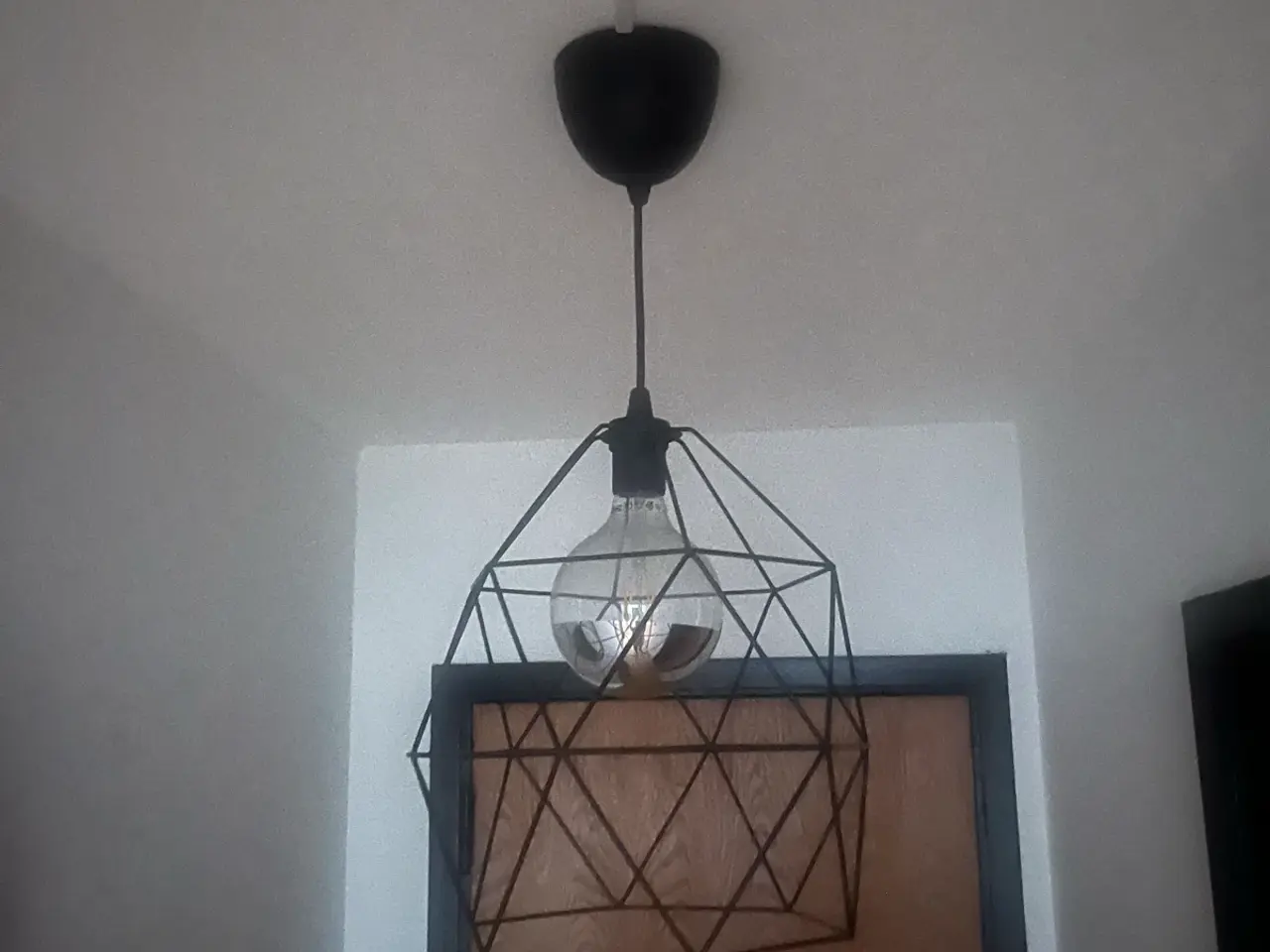 Billede 1 - Loftlampe i sort metal
