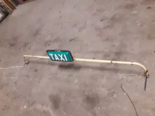 TAXI skilt med tagbøjle