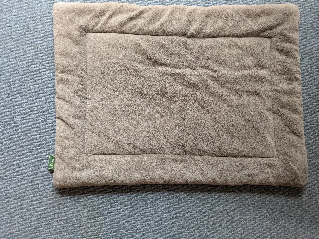 Billede 2 - Hunter hundemåtte i brun/beige sælges.