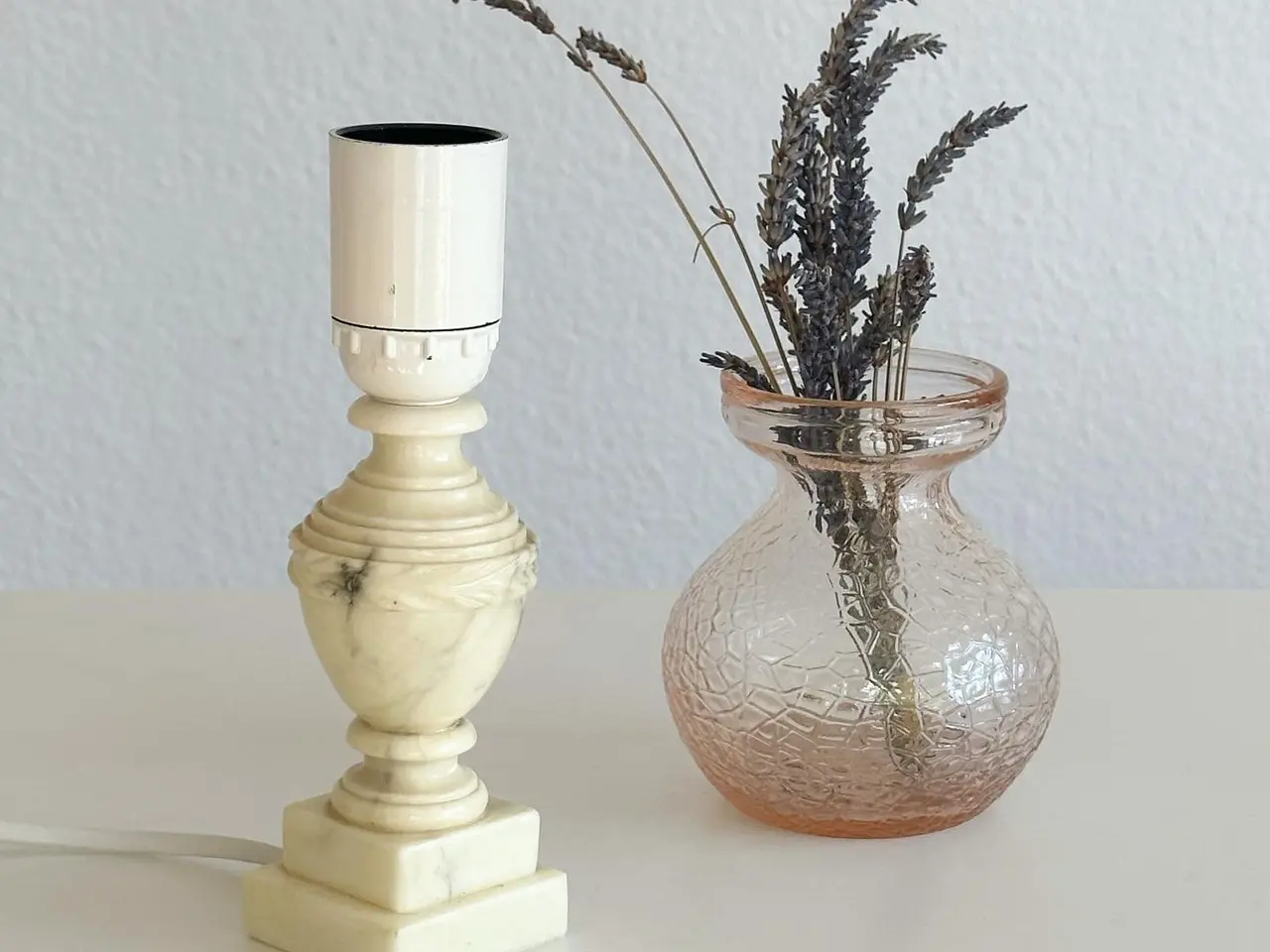 Billede 1 - Lille bordlampe, lakeret