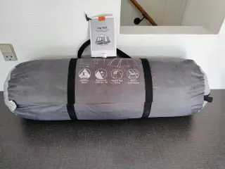 Day telt kun været pakket ud 