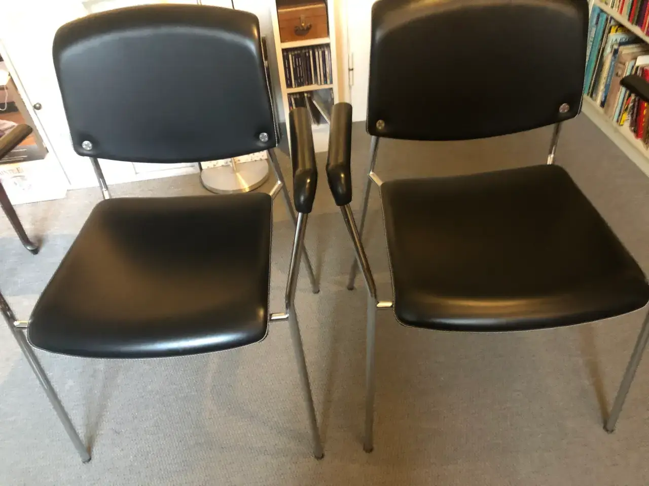 Billede 3 - To meget flotte stole med armlæn