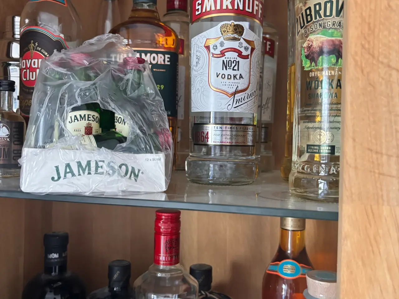 Billede 10 - Vitrine skab særslev i Eg