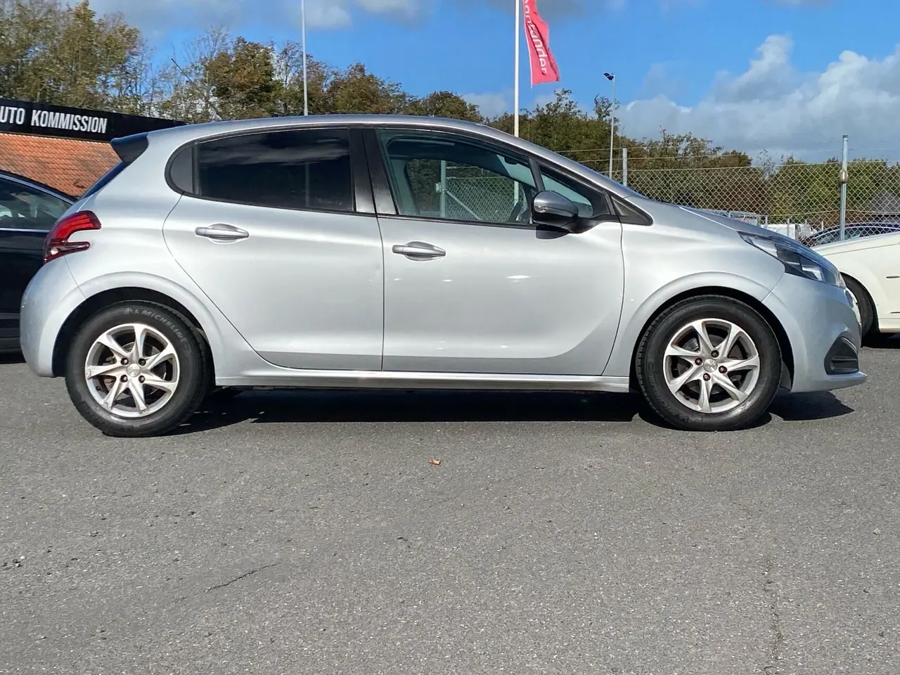 Billede 6 - Peugeot 208 1,6 BlueHDi Desire Sky 100HK 5d