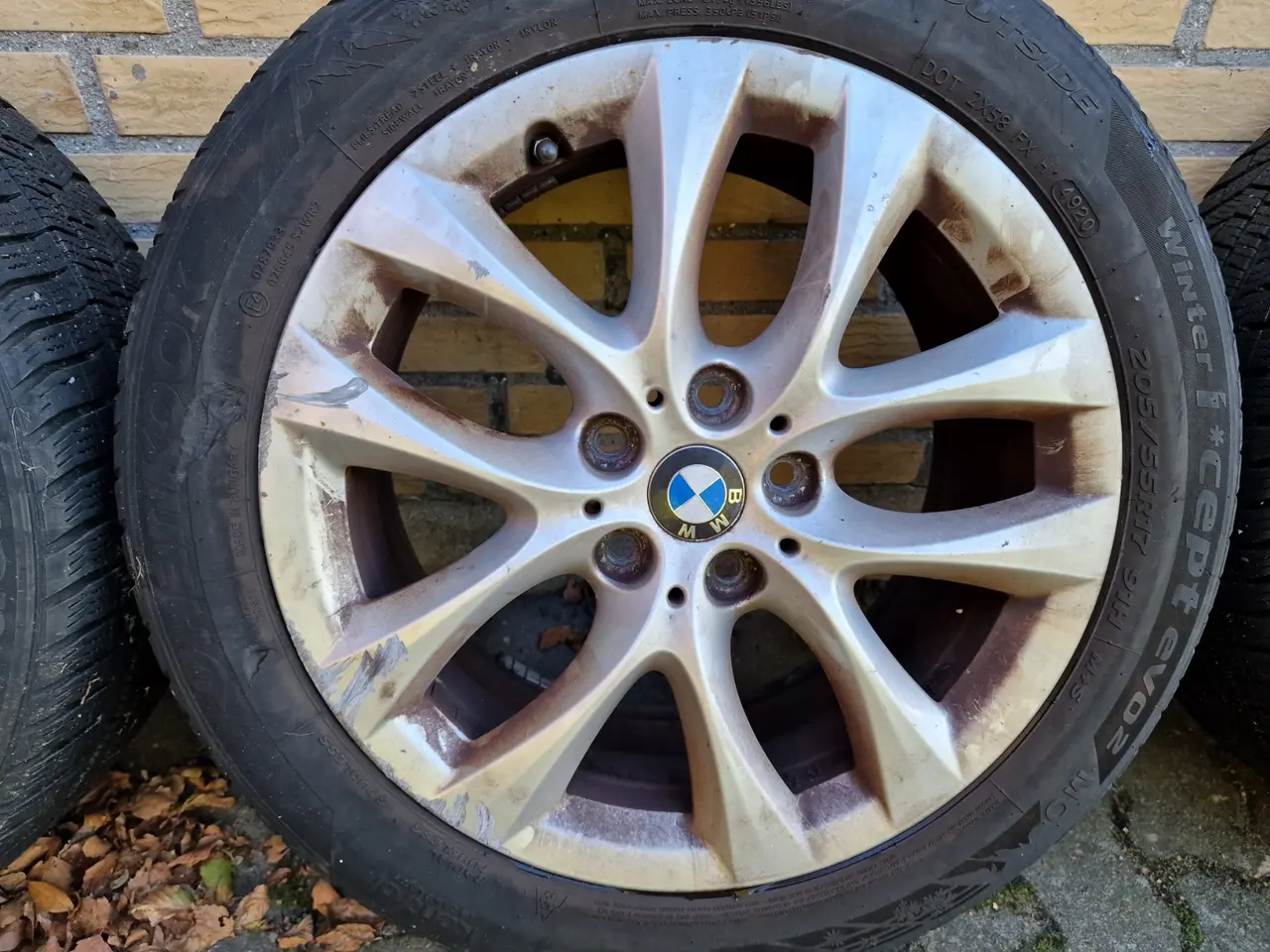 Billede 4 - Org. BMW fælge med vinterdæk og TPMS-ventiler