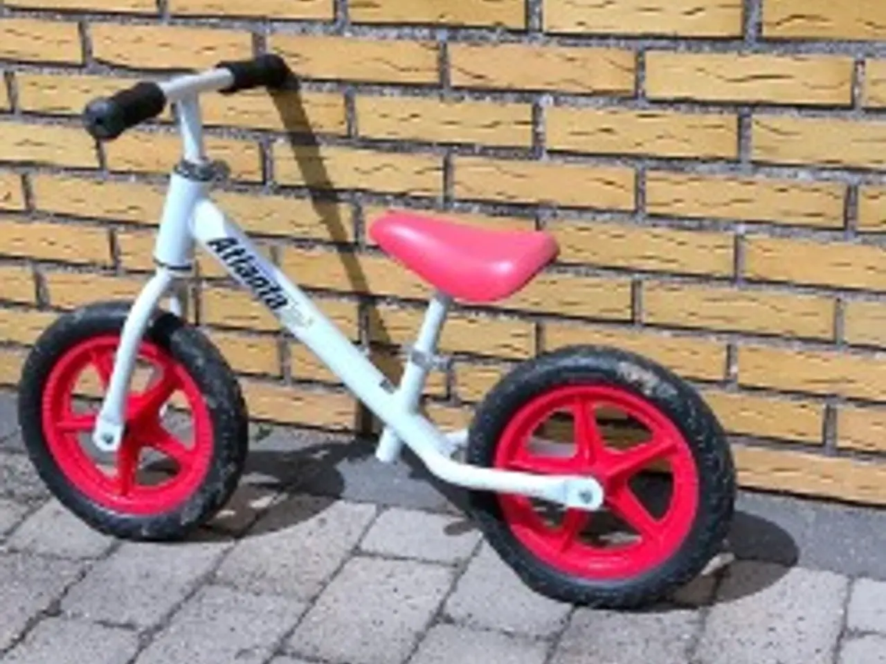 Billede 2 - Løbecykel
