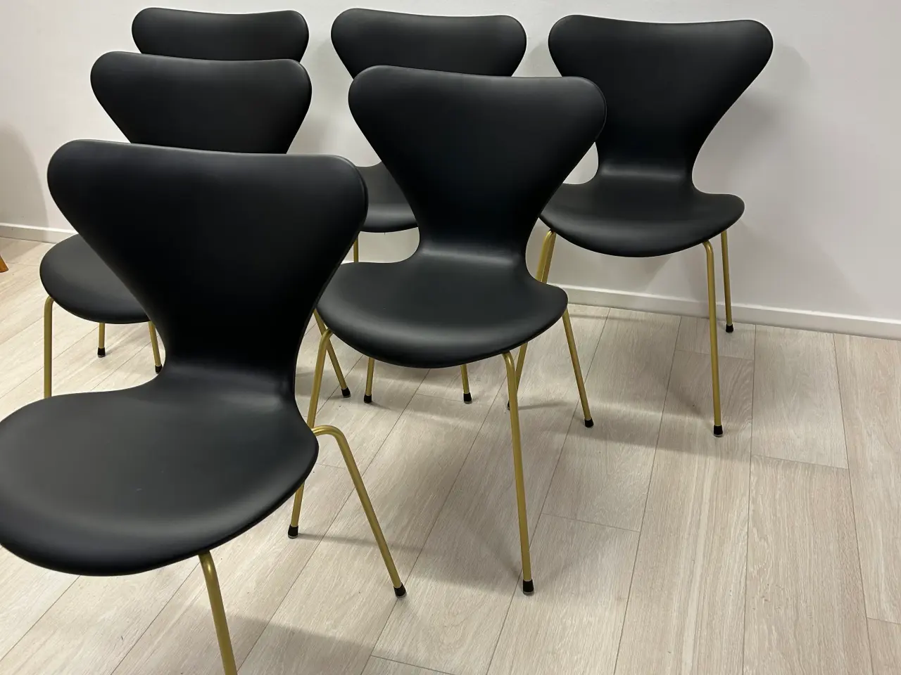 Billede 3 - FH 3107 Nypolstrede Syverstole af Arne Jacobsen