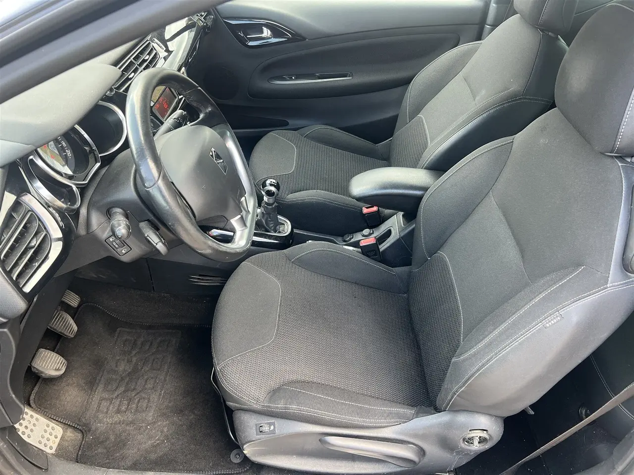 Billede 11 - Citroën DS3 1,6 HDi FAP Dstyle 92HK 3d