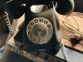 Antik telefon..
