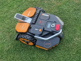 Worx WR213E, 1.300 m² (Ekstraudstyr ca. 3.400 kr)