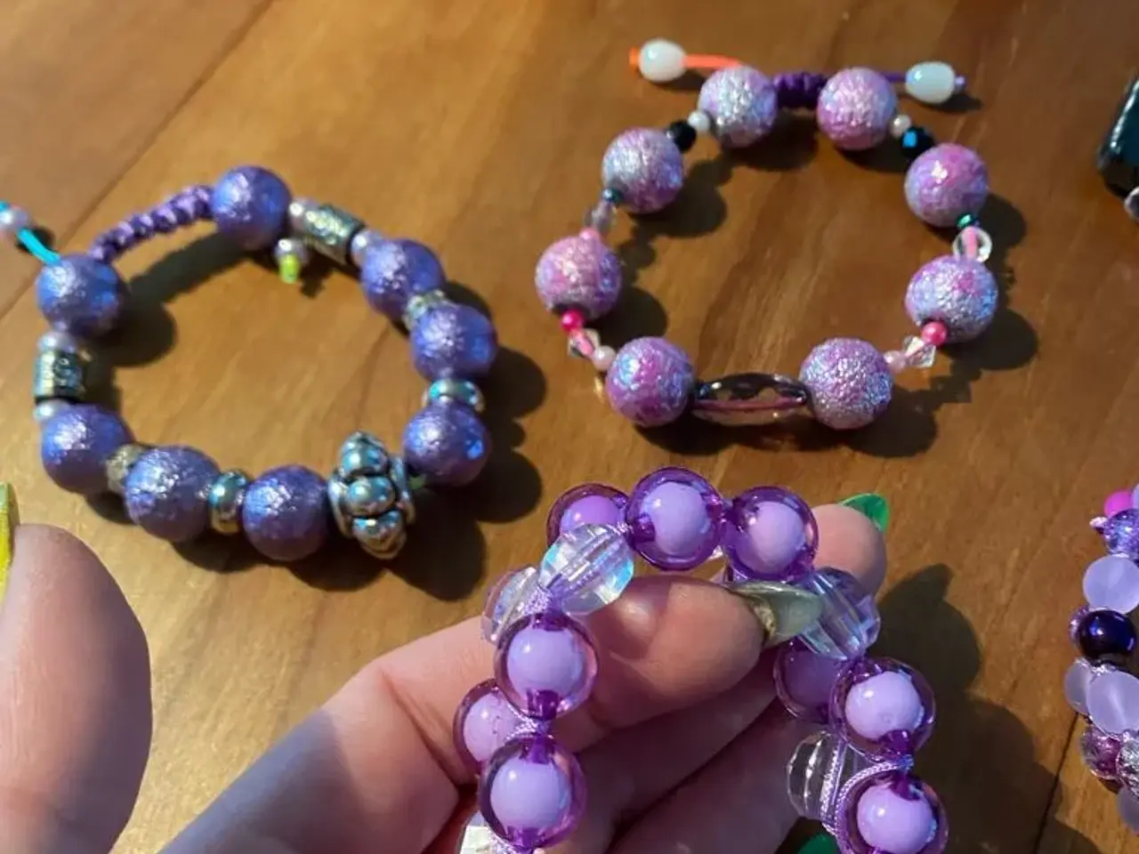 Billede 3 - Nye knyttede armbånd