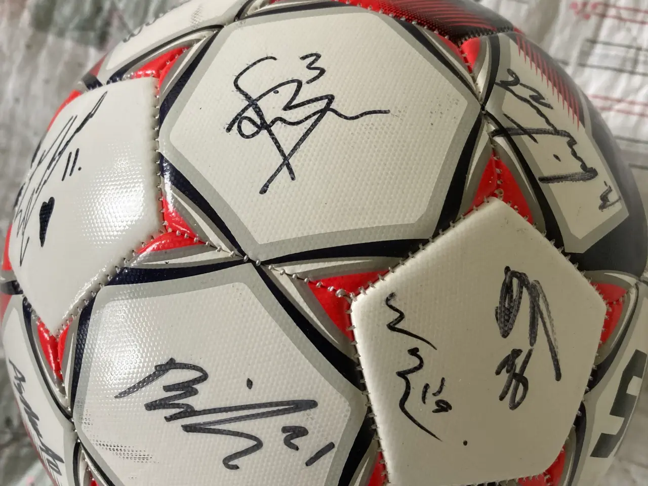 Billede 3 - EFB kampbold med autografer (2017/2018)