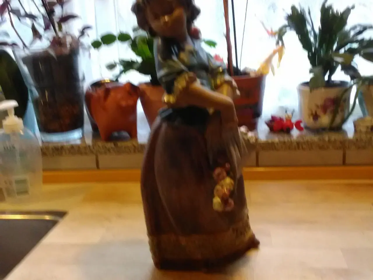 Billede 2 - Lladro Pige m/blomster
