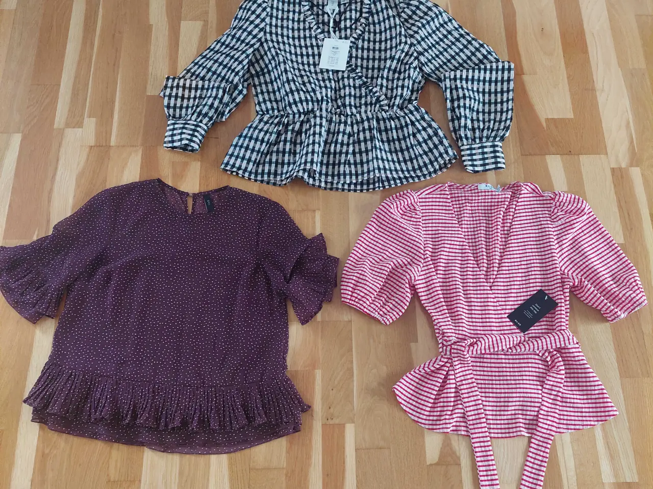 Billede 3 - Alle 3 bluser for 100 kr.