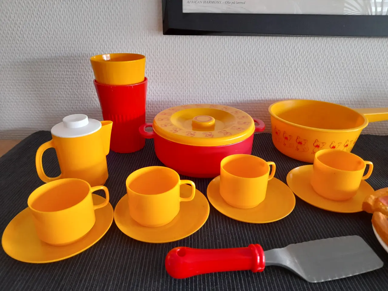 Billede 2 - 40 dele legemad, kopper, gryder m.m