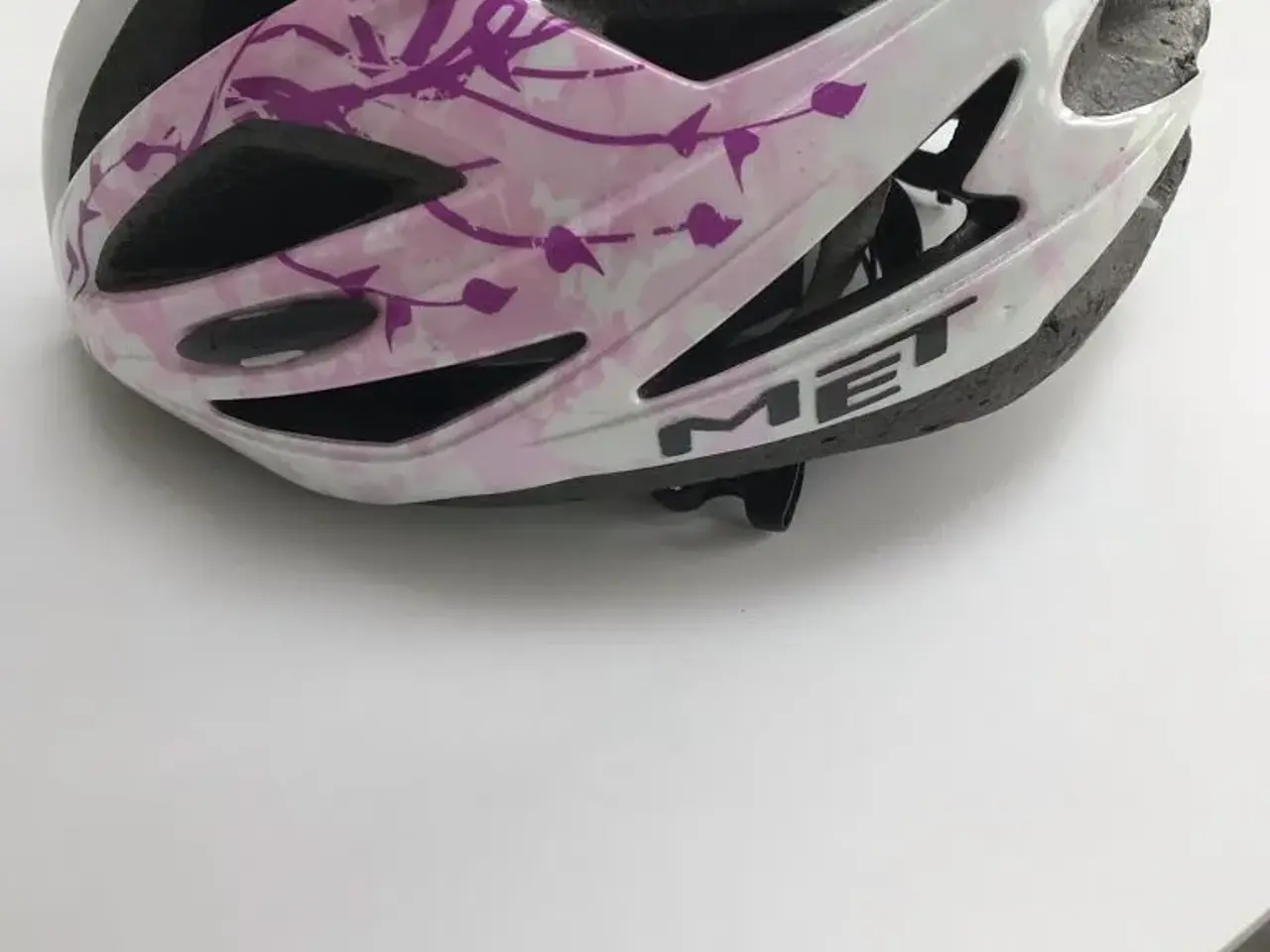 Billede 1 - MET. Pige hjelm