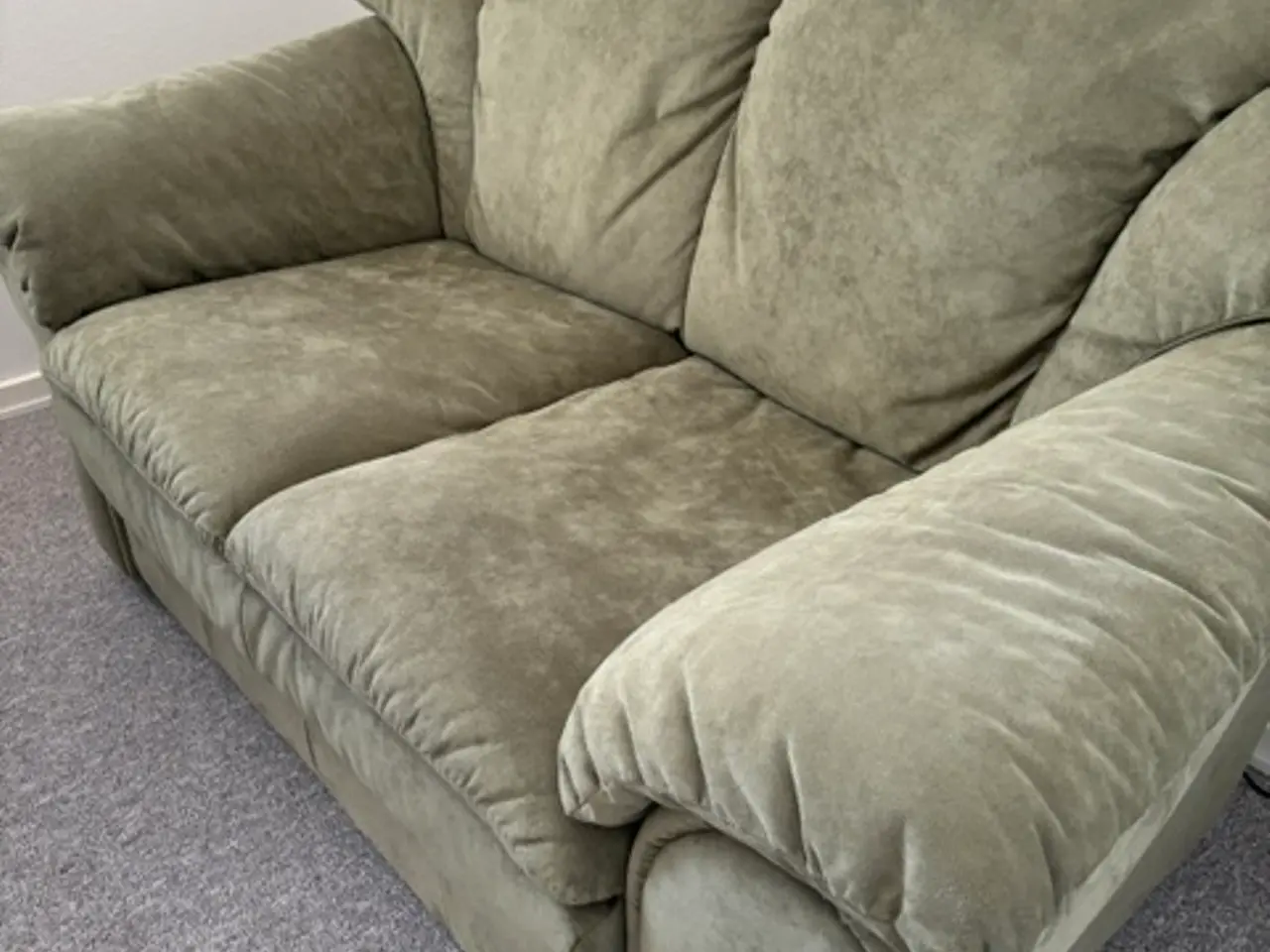 Billede 2 - 2-personers sofa med alcantara stof