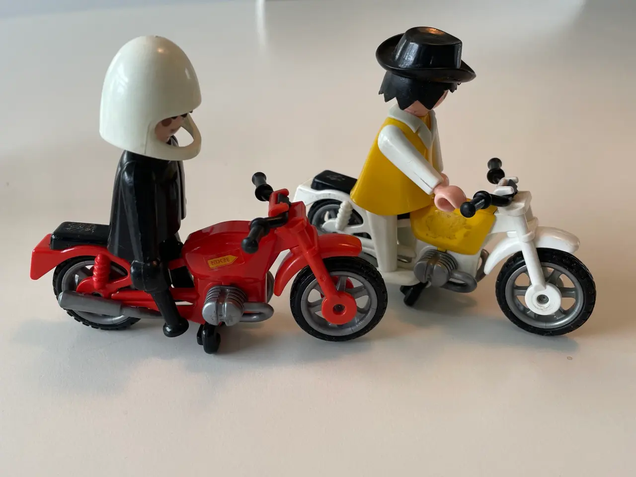 Billede 5 - Playmobil køretøjer med tilbehør
