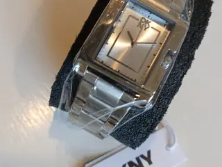 Smukt DKNY dame armbånds ur (034)