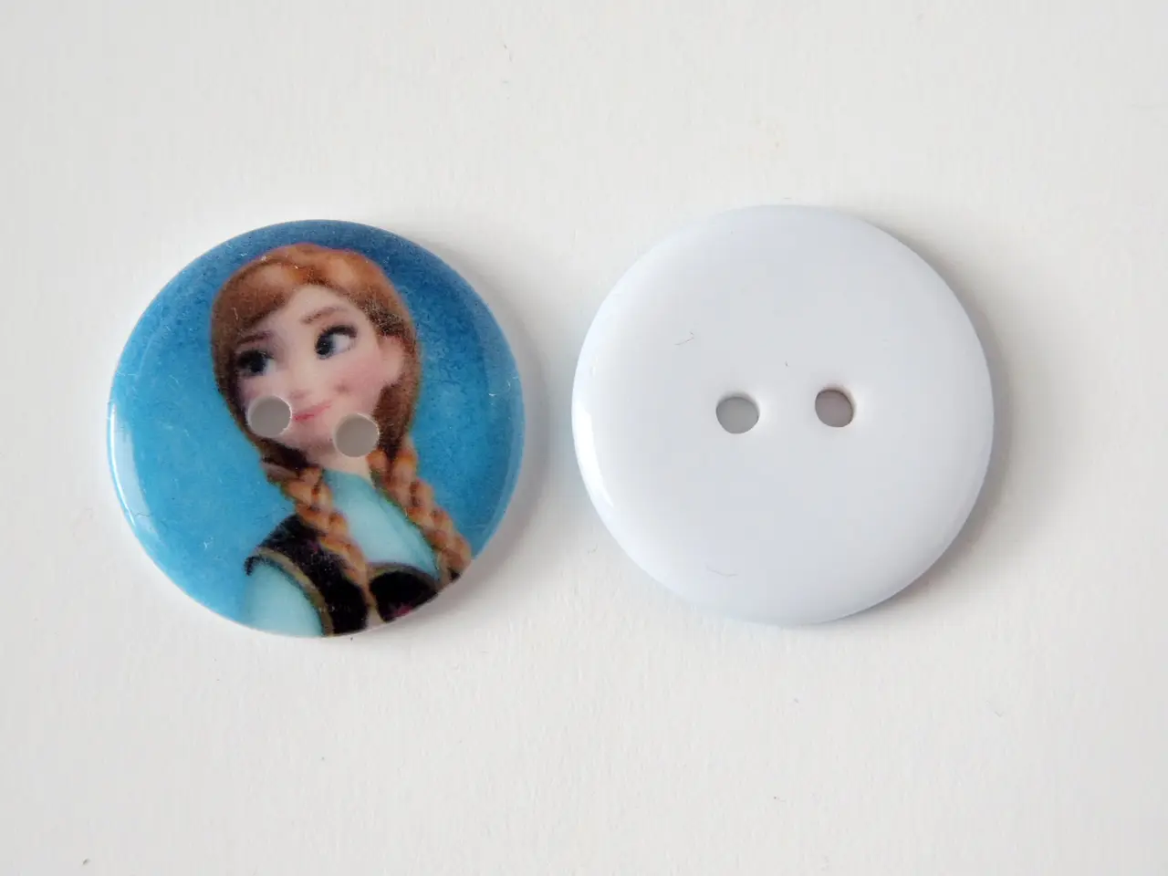Billede 11 - Knapper med Frost og Minions
