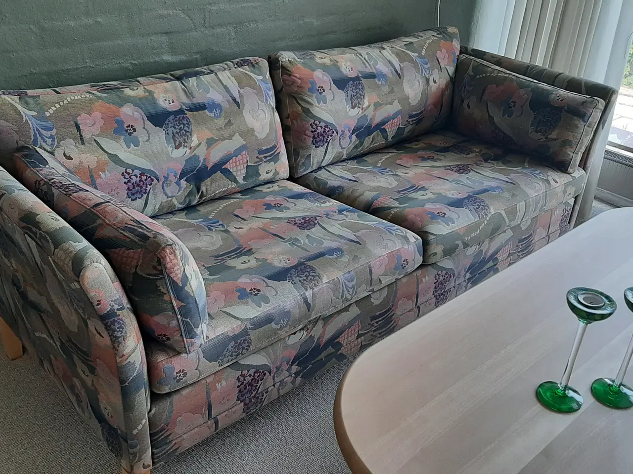Billede 1 - 2 ½ pers. sofa i mønstret, slidstærkt gobelinstof