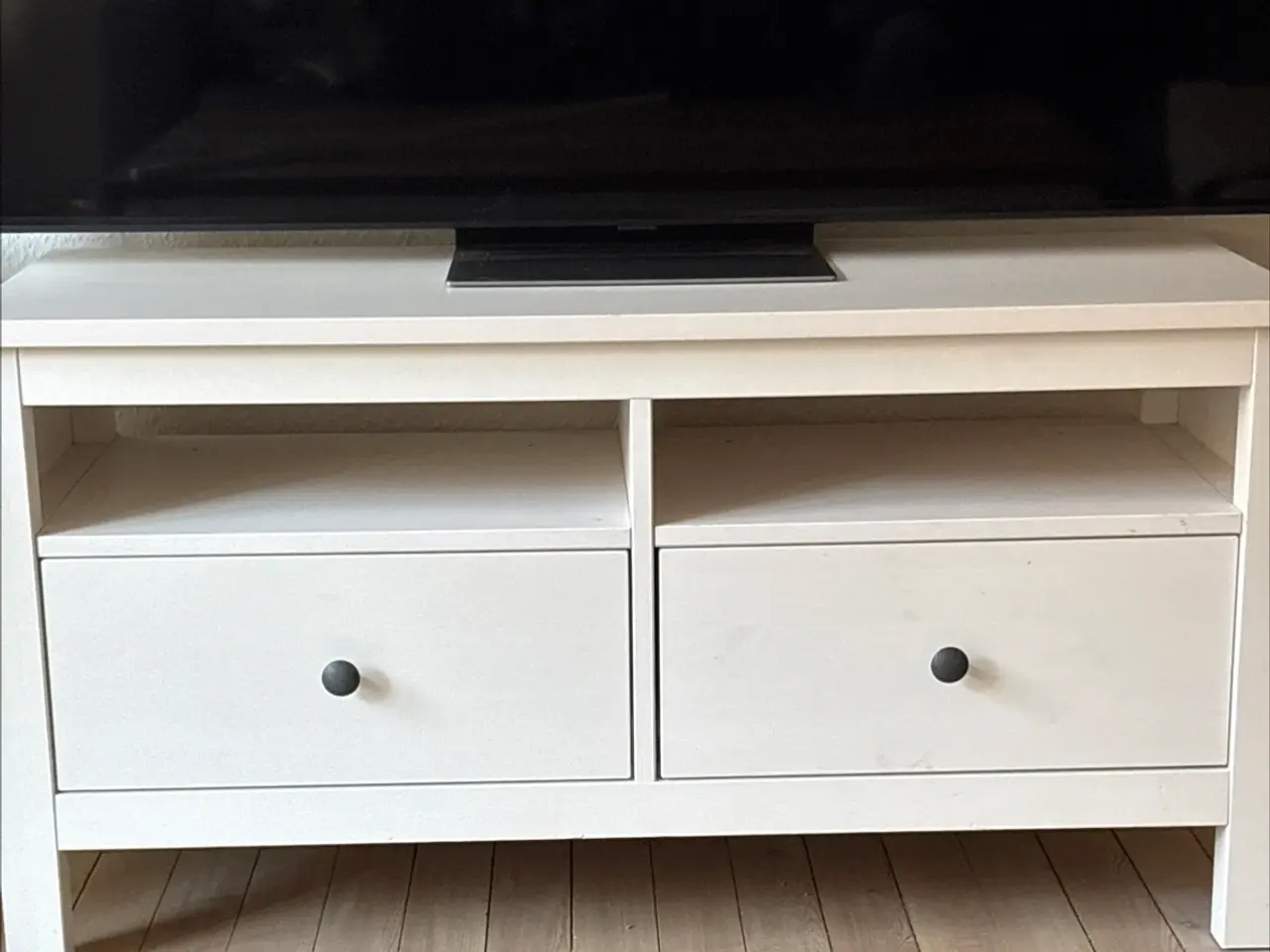 Billede 1 - TV-bænk i hvid