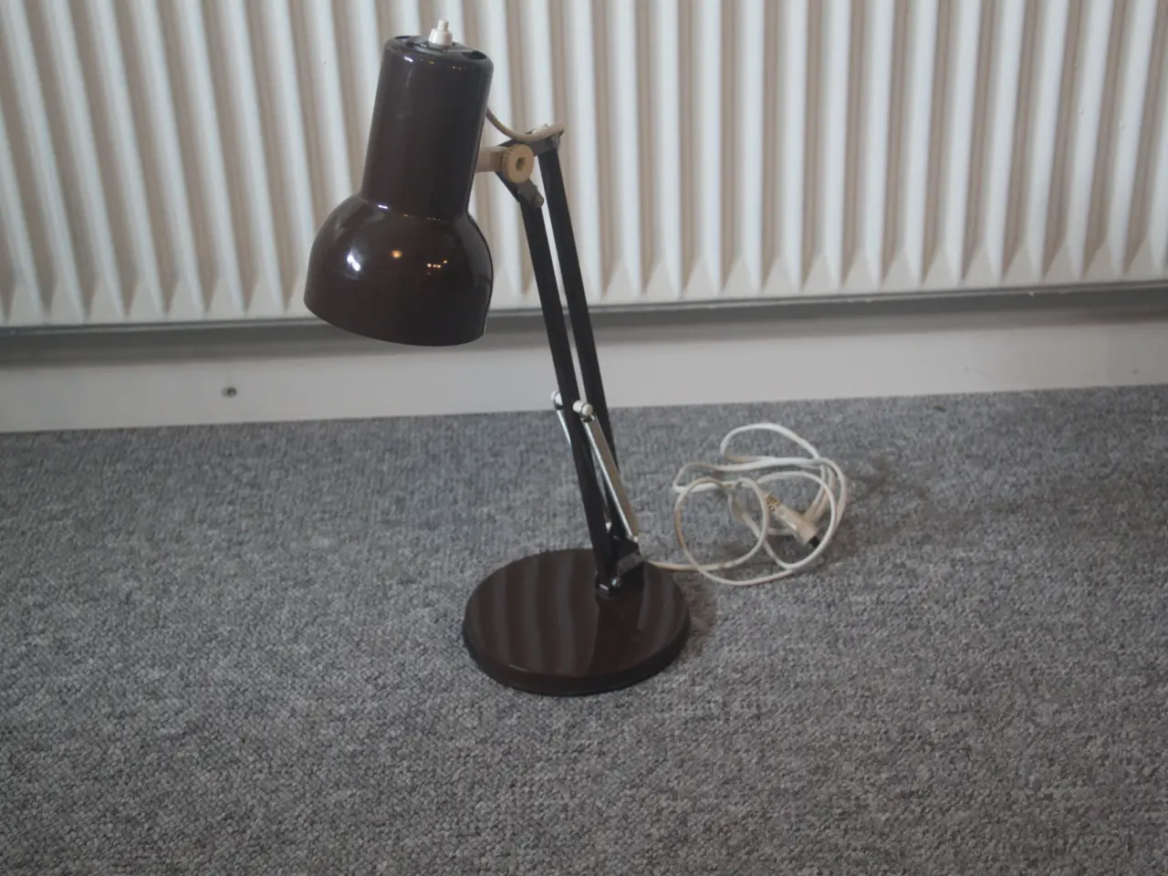 Billede 1 - Skrivebordslampe fra 1970'erne i brunt metal