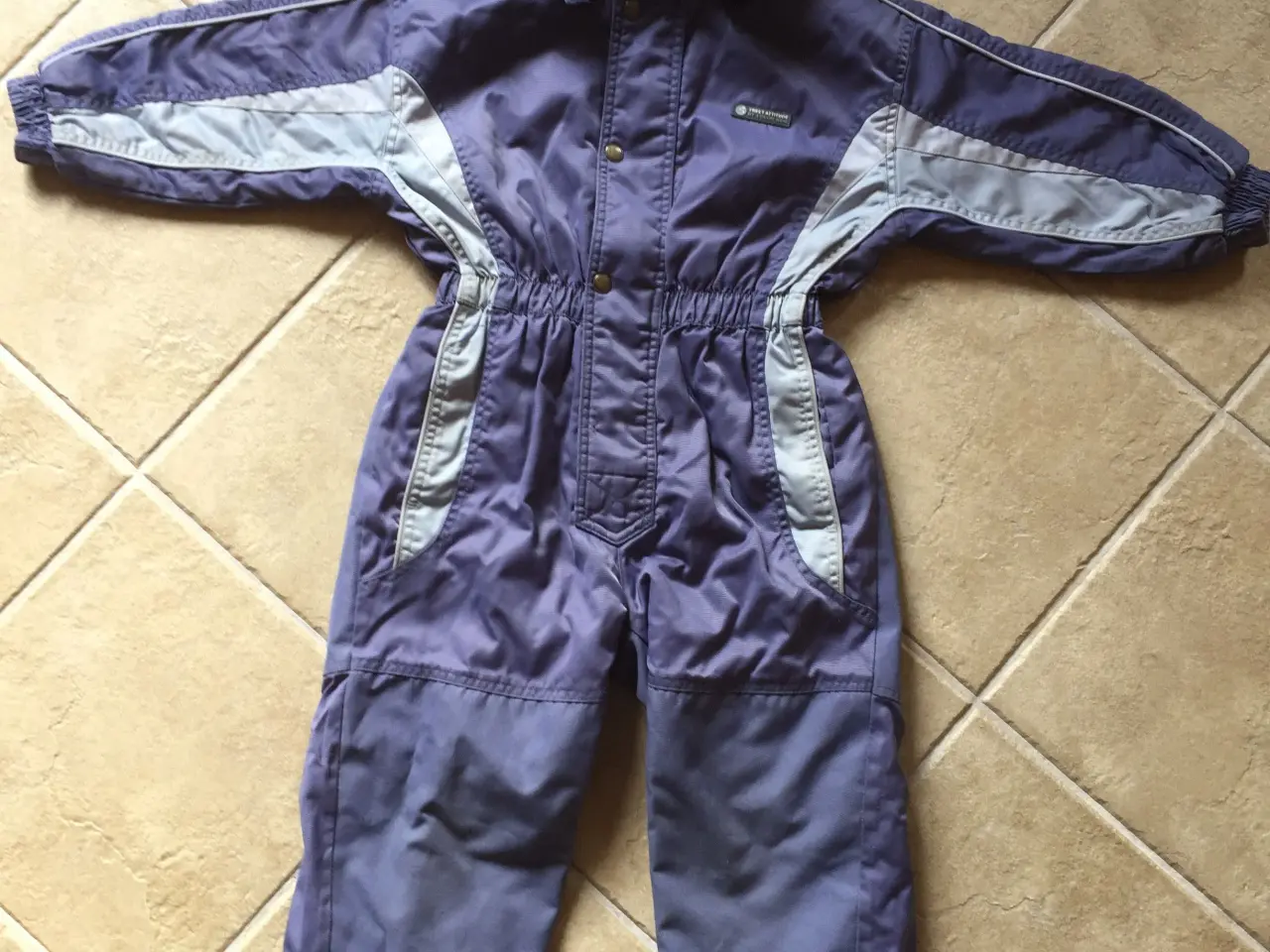 Billede 1 - Pige flyverdragter str. 110 - 116